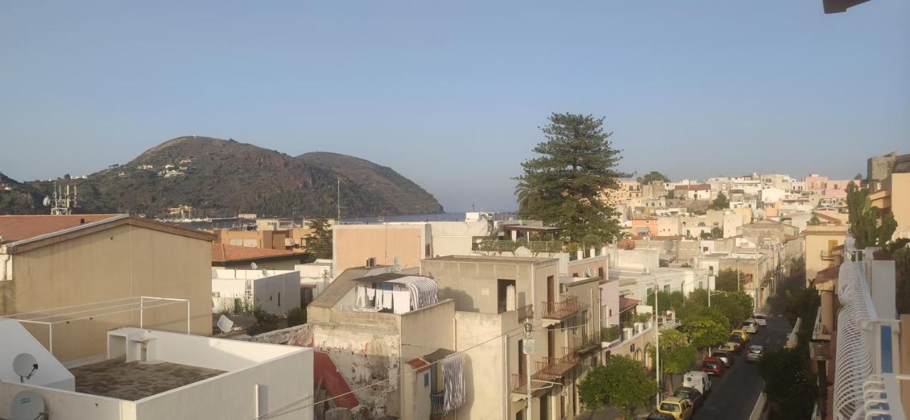 Attico In Centro Con Vista Mare E Monti! Apartment Marina (Lipari)